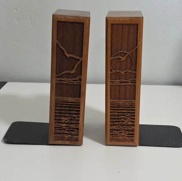 MCM Laser Engraved SolidAmerican Walnut Bookends Seagulls Over the Sea Birds